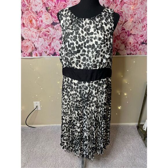 Willa Waters Black & White Chiffon Pleated Skirt Midi Dress-SIZE 16 - Picture 1 of 9